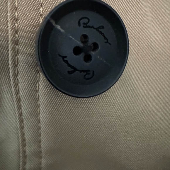 Vintage Burberry Double-Breasted Tan Trench Coat! - Picture 2 of 8